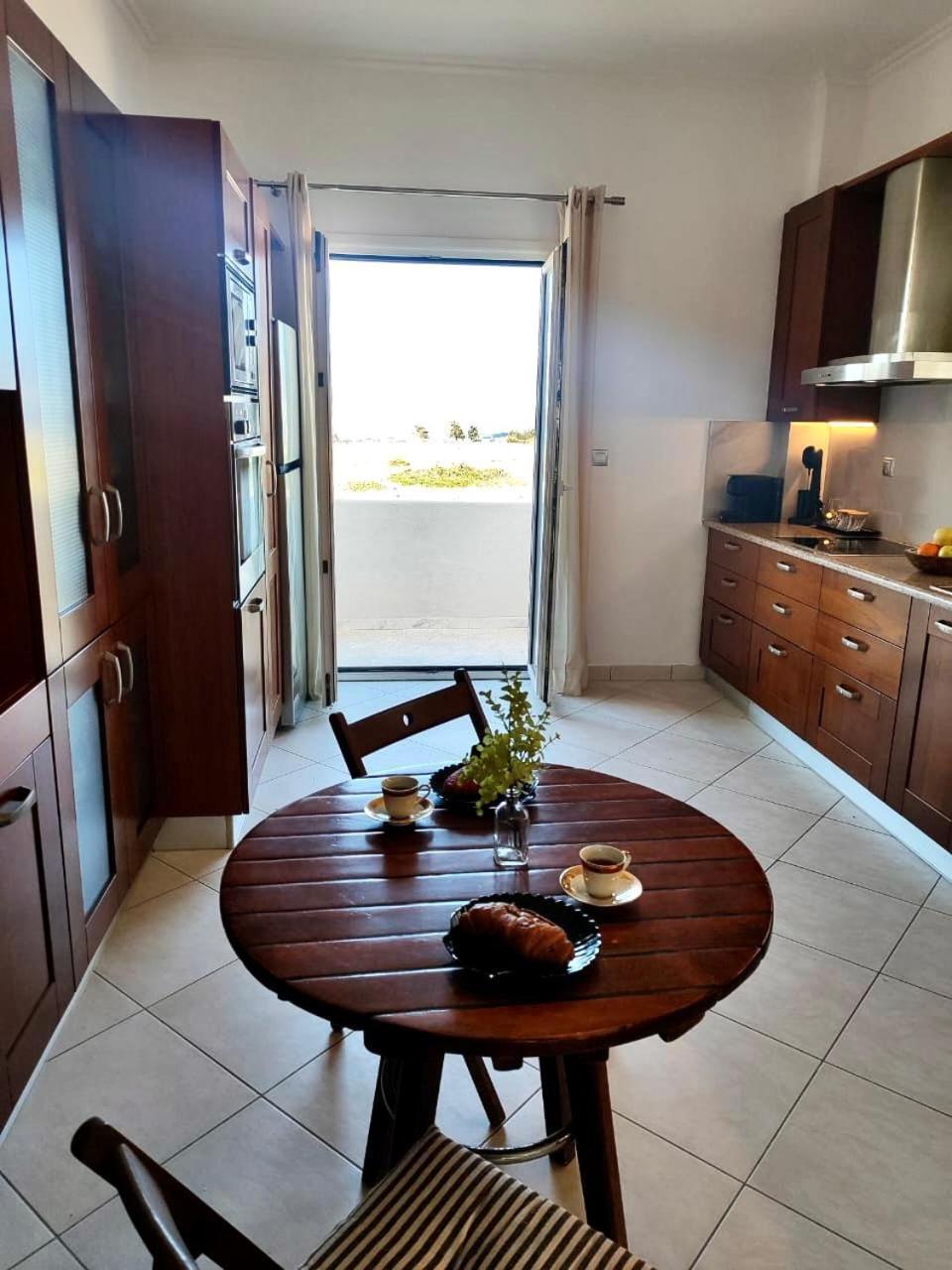 Theasis Apartments Adamantas  Exterior photo